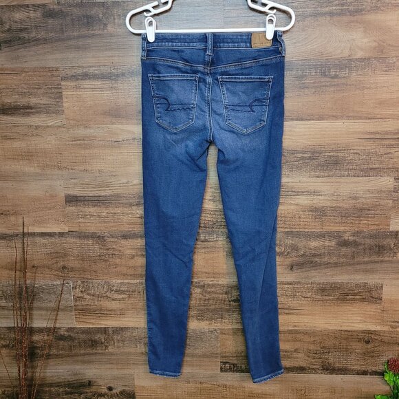 American Eagle Jeans 4 L Next Level Stretch Jegging Low Rise Medium Dark Denim - Picture 2 of 12